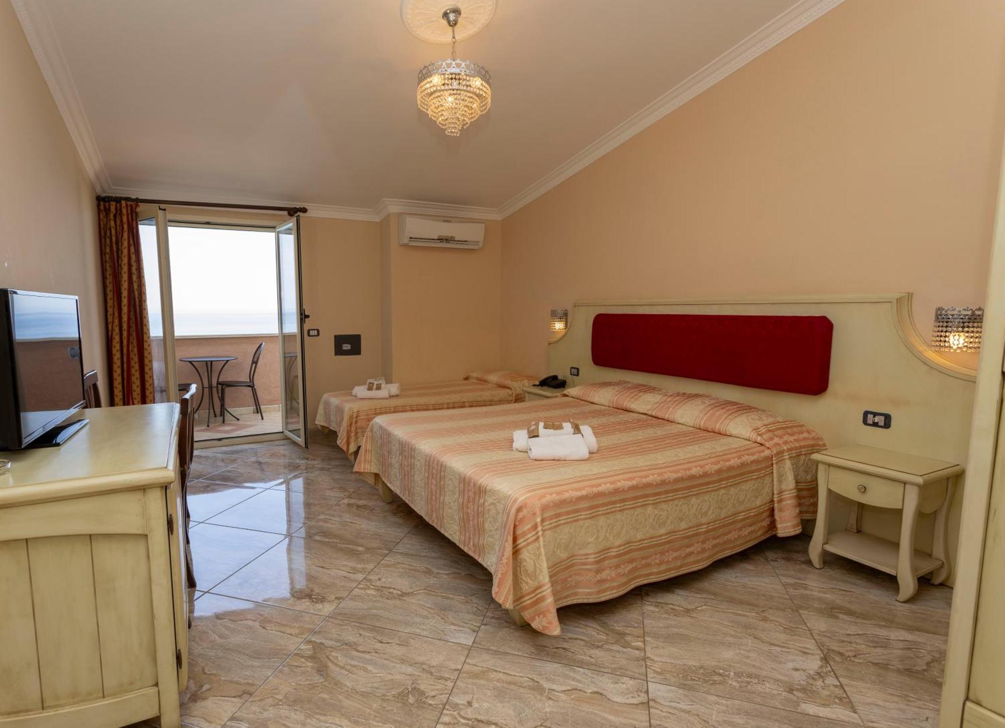 Terrazzo Sul Mare Hotel 3*